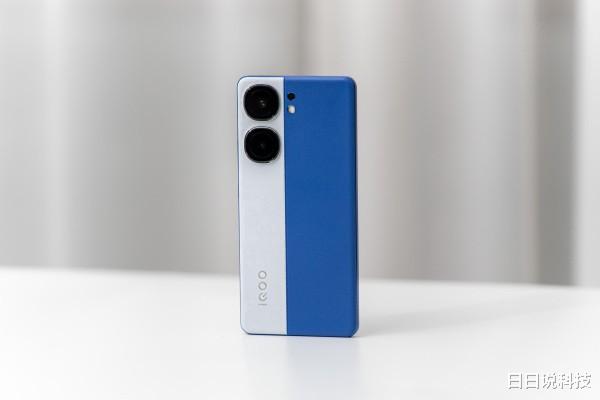 股票配资指南 2000元买到骁龙8Gen3+16GB+512GB, vivo这是要爆发了?